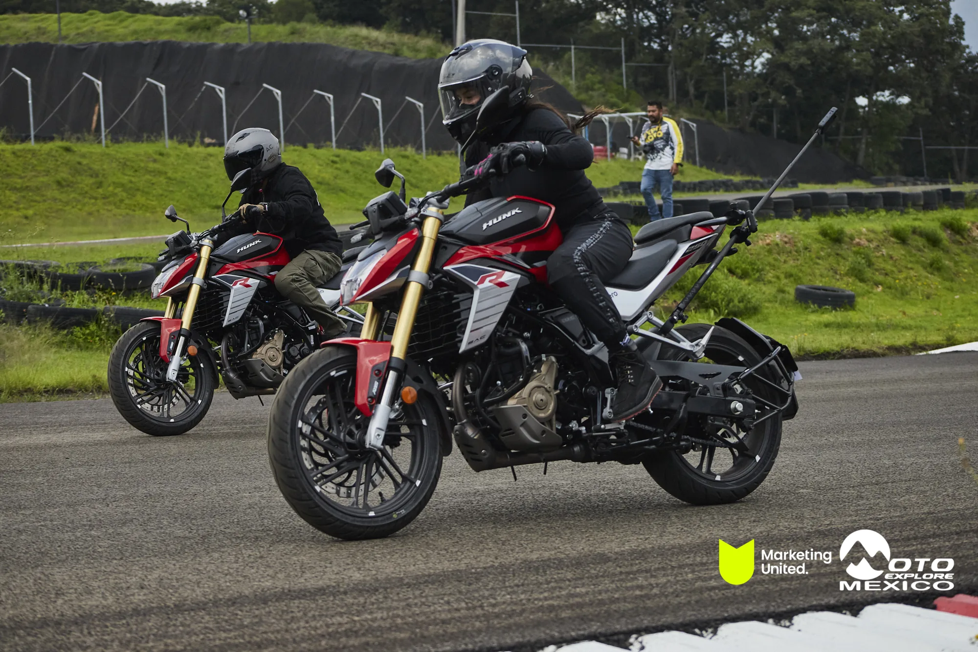 HUNK TRACKDAY 423